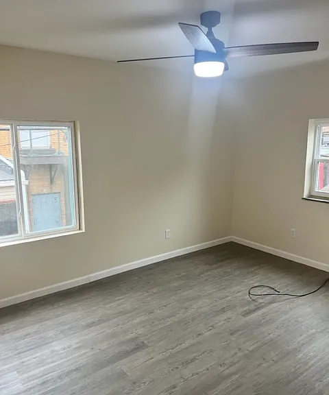 716 Maplewood Ave — Photo 1
