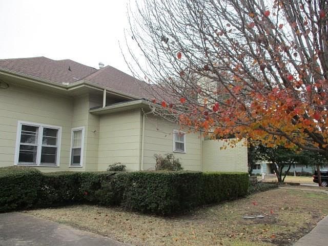 1st image of 1705 Park St