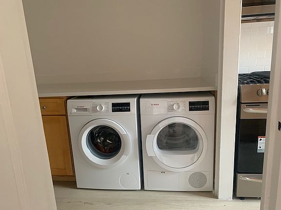 4th image of 3240 Henry Hudson Pkwy E #6D