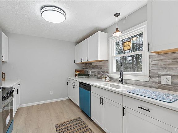 3rd image of 146 Watts Mill Rd