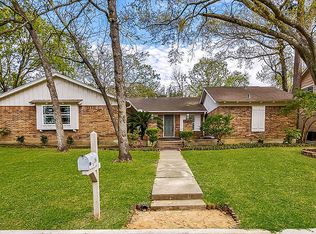 16 Shadowood St, Conroe, TX 77304