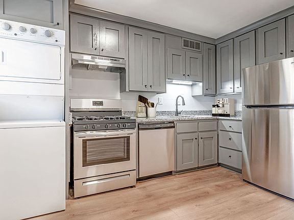2nd image of 1135 Woodland Ave NE #6