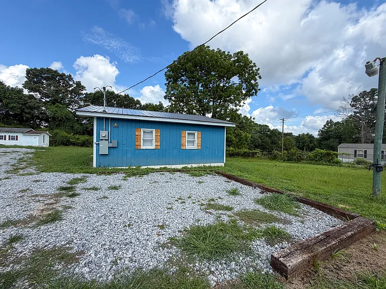 3520 Oakridge Ave — Photo 1