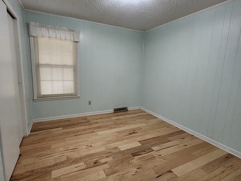 4914 S Grundy Quarles Hwy — Photo 6