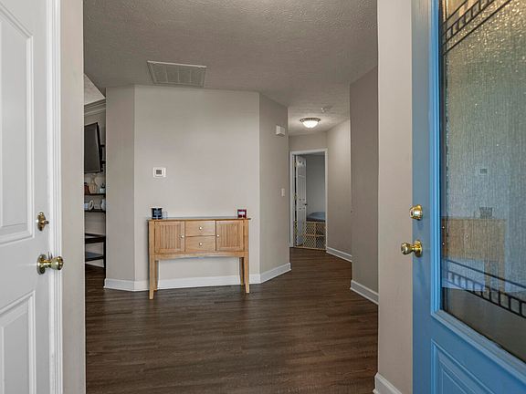 3rd image of 476 Greathouse Dr