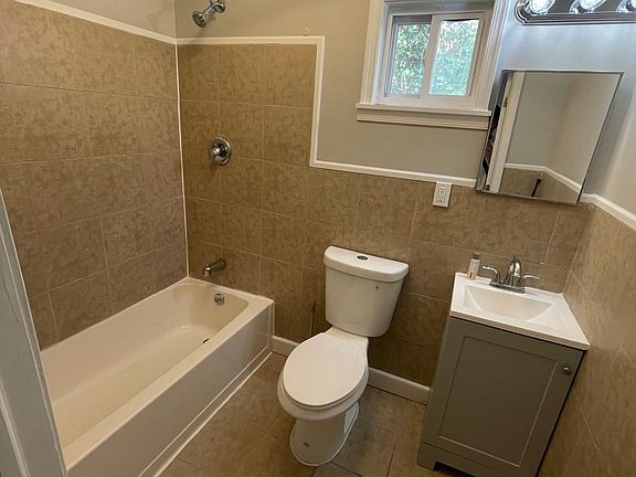 4th image of 1139 W Somerset St Floor 1