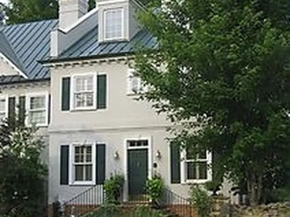 2 Piedmont Dr, Middleburg, VA 20117