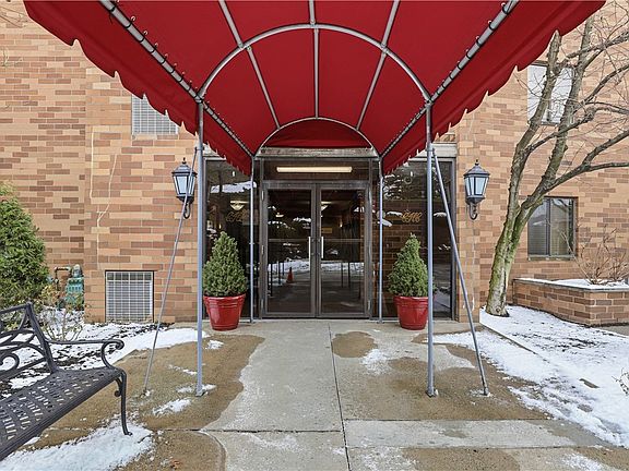 3rd image of 1500 Cochran Rd APT 700