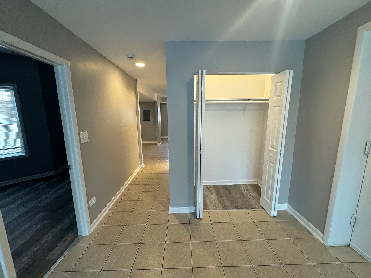 2 bed, $1,686 — Photo 2