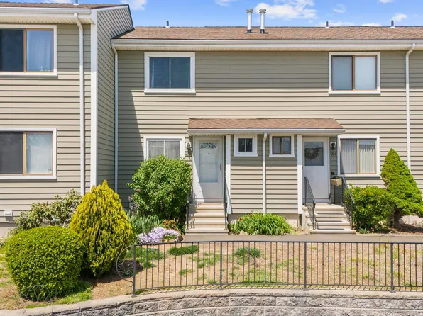 215 Monticello Drive #215, Branford, CT 06405