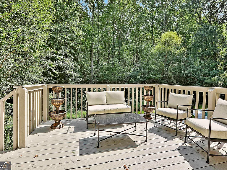 245 Woodsong Dr — Photo 17