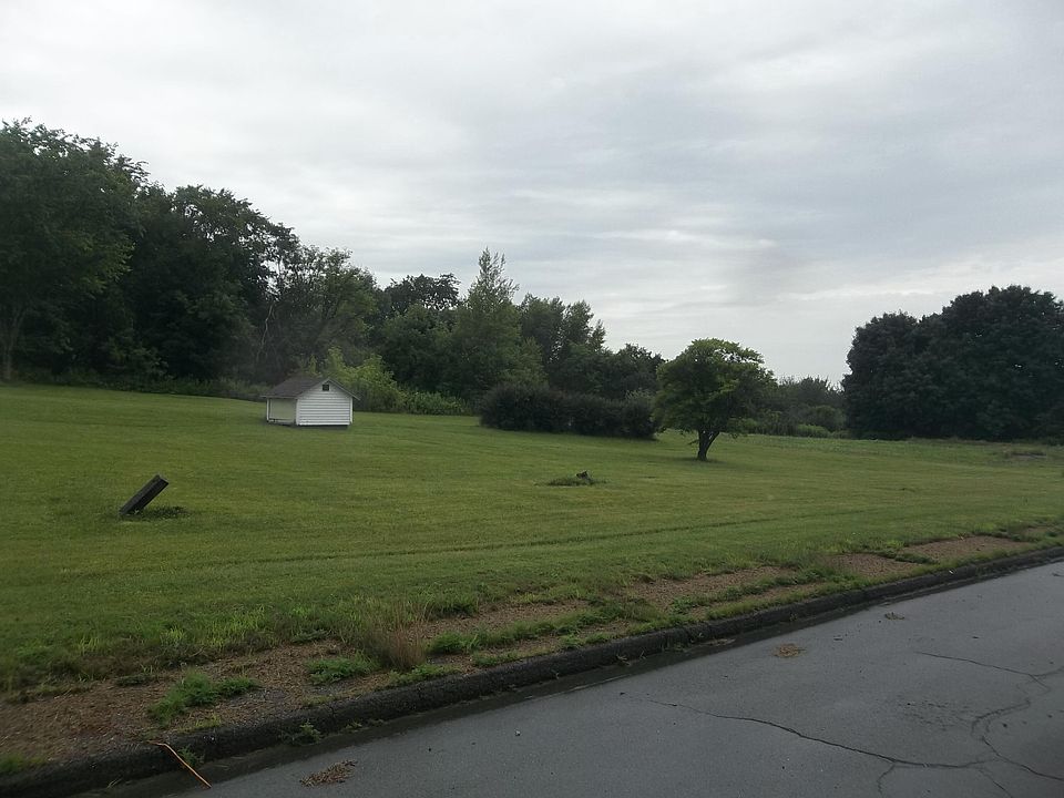 2nd image of 575 Houlton Road