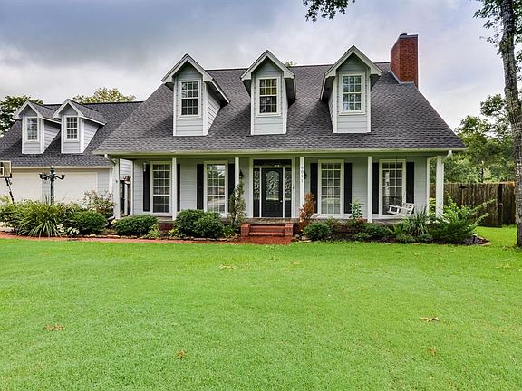 2nd image of 6011 Cajun Way