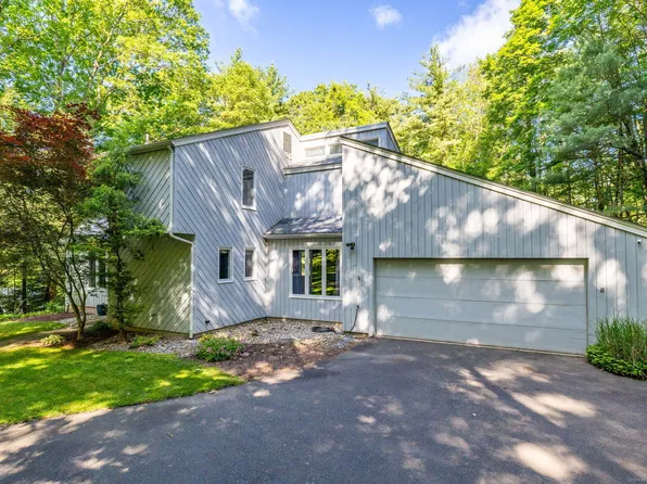 20 Roundhill Road, Granby, CT 06035