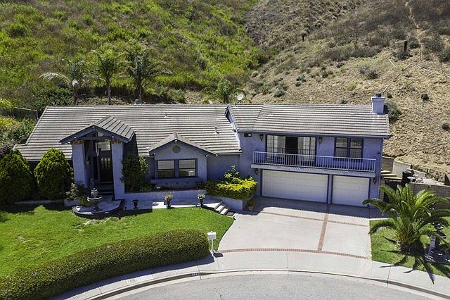 1st image of 729 Aliso St