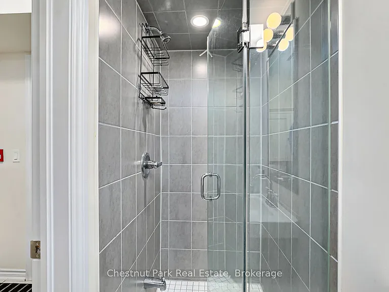 4 Anchorage Cres #105 — Photo 11