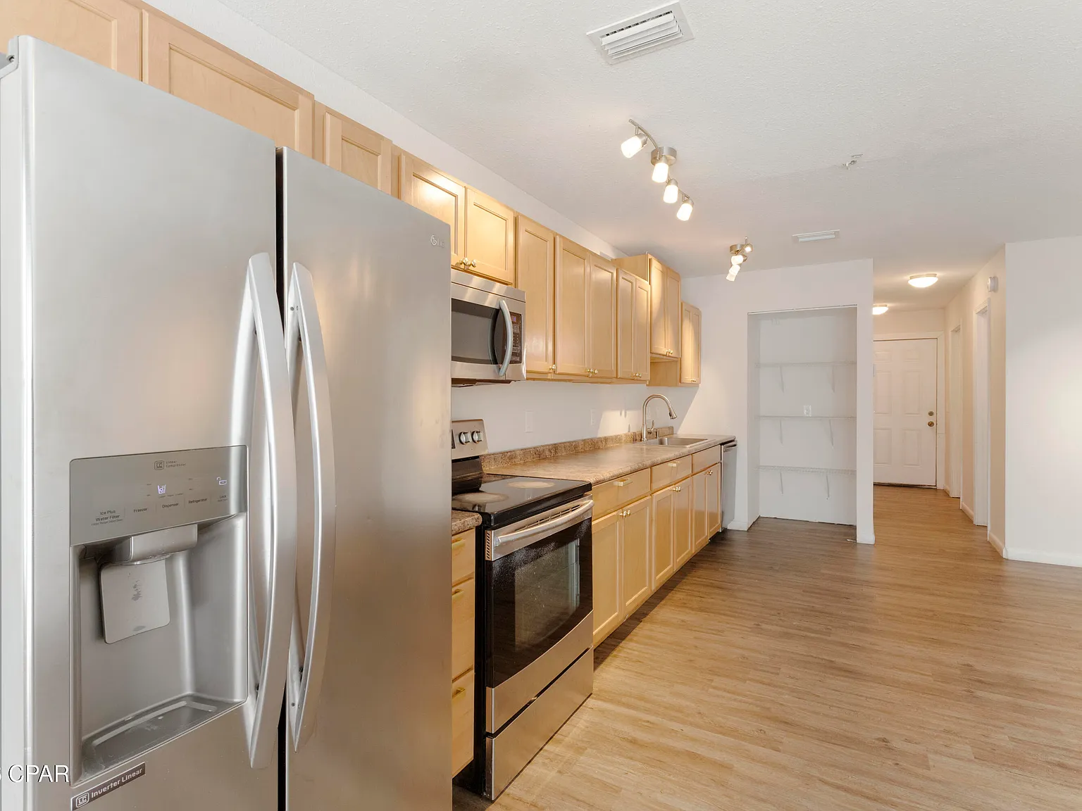 2 bed, 1.5 bath, 1104 sqft, $1,500 — Photo 4