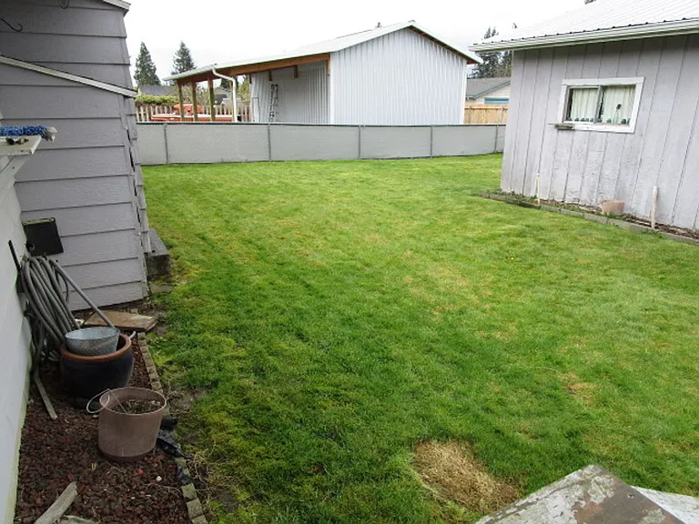 1114 Fidalgo St — Photo 11