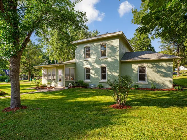 219 Davis St, Le Sueur, MN 56058
