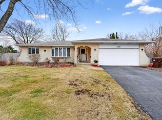 938 Duvall Dr, Woodstock, IL 60098