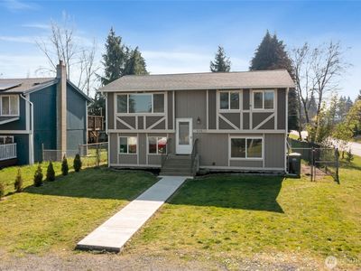 515 Van Trump Avenue NW, Yelm, WA, 98597