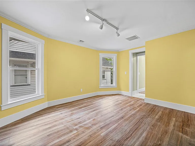 185 Columbia Ave — Photo 20