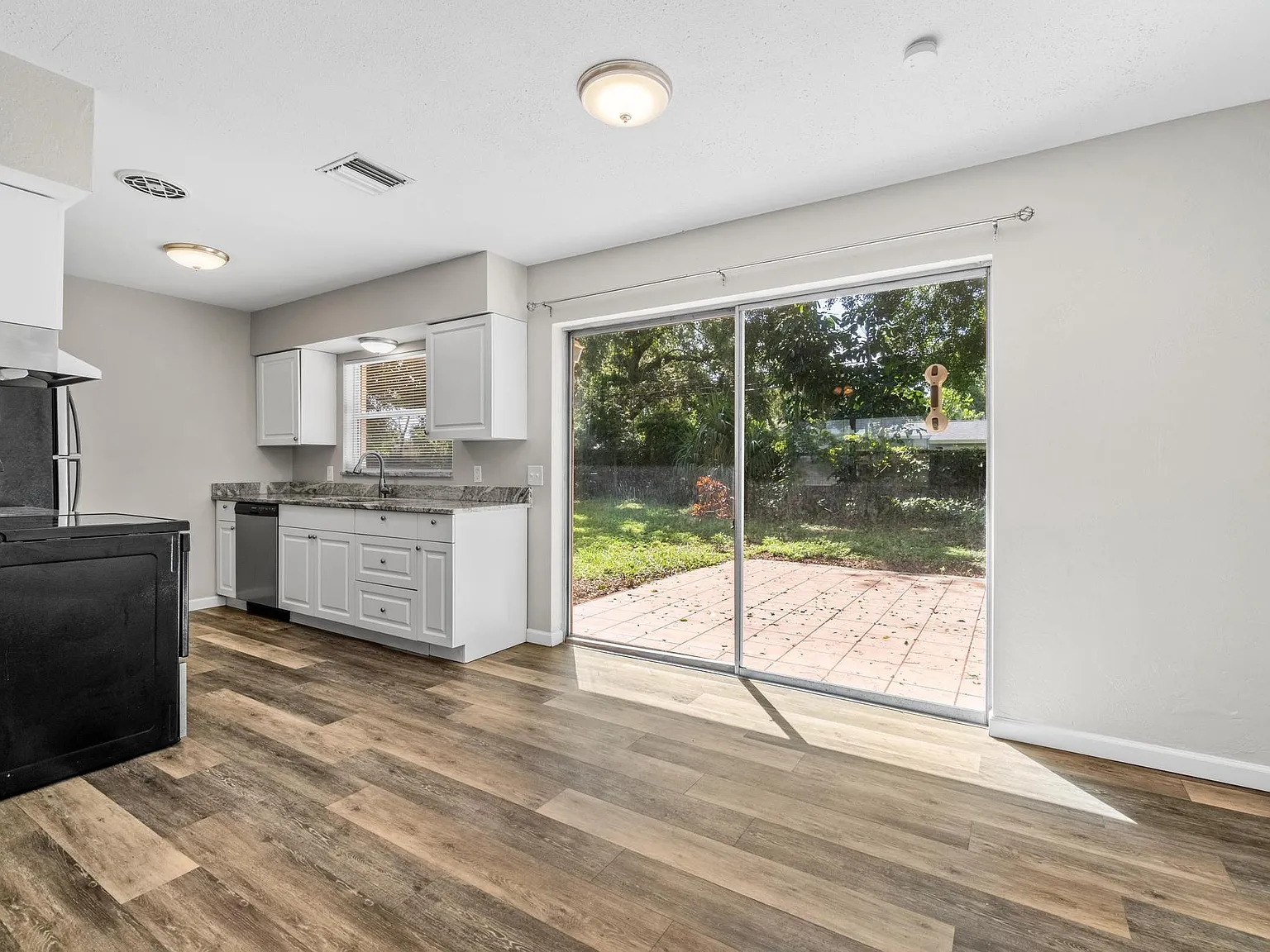 3862 Neptune Dr SE — Photo 4
