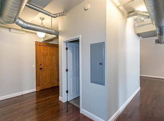 5th image of 612 Central St APT 101