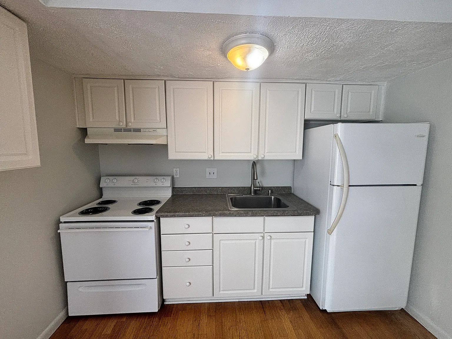 1 bed, 682 sqft, $995 — Photo 4