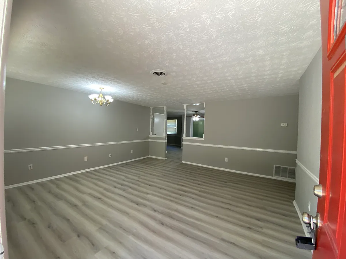 Building Photo - 3353 Dearwood Dr