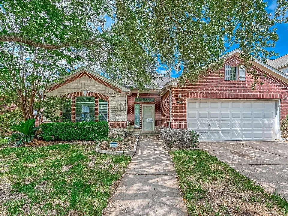 5526 Hazel Berry Way