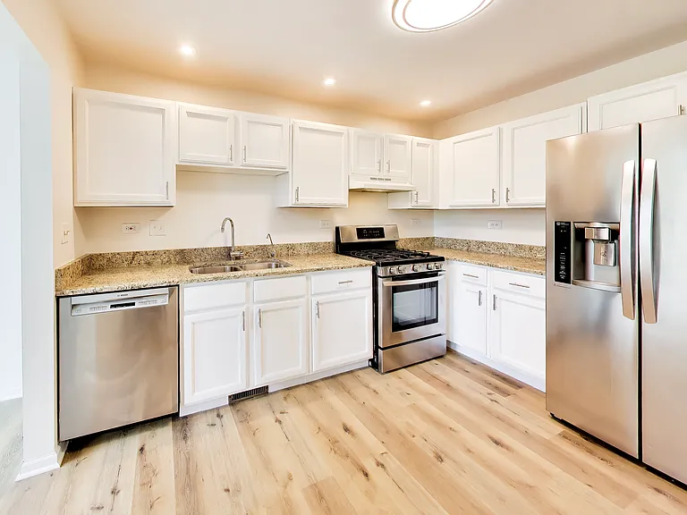 312 E Tall Oaks Ln — Photo 23