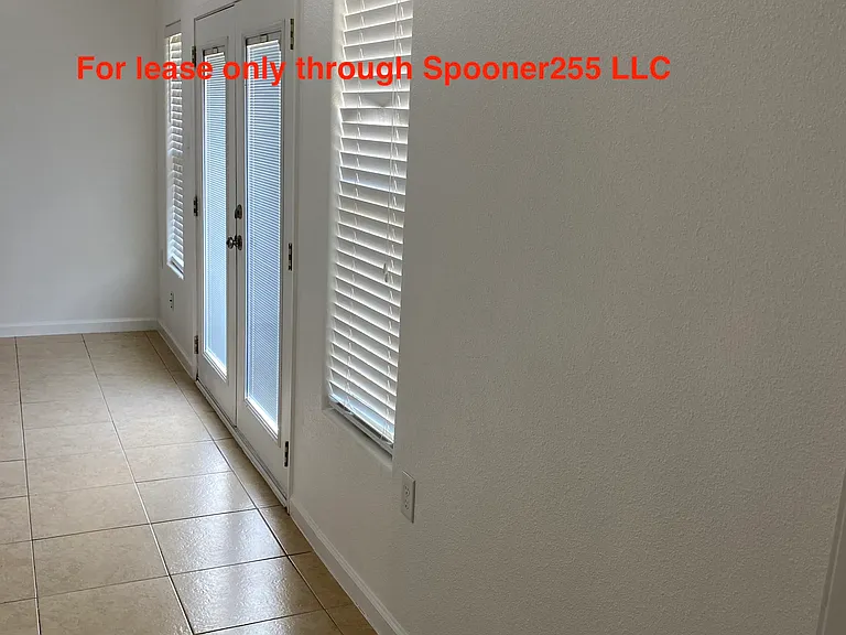255 Spooner — Photo 9