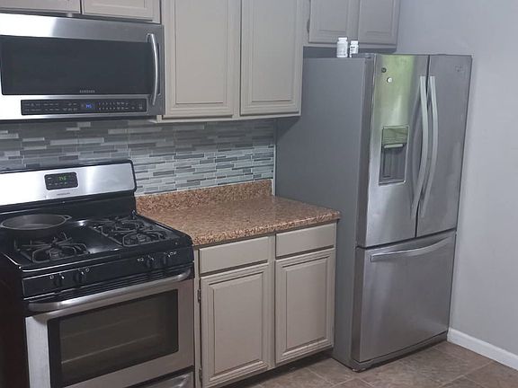 3rd image of 2315 W 37th St