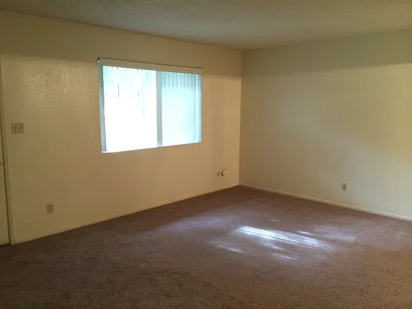 2 bed, 687 sqft, $1,095 — Photo 3