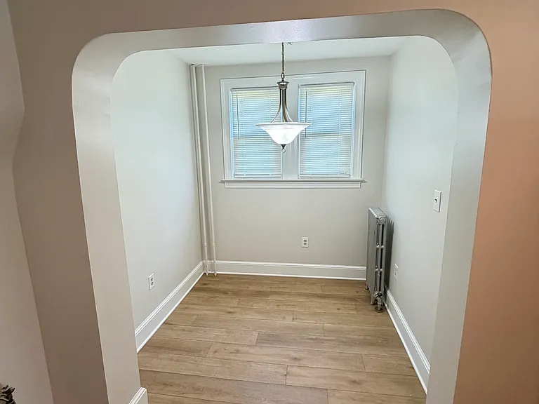 1519 3rd Ave — Photo 12