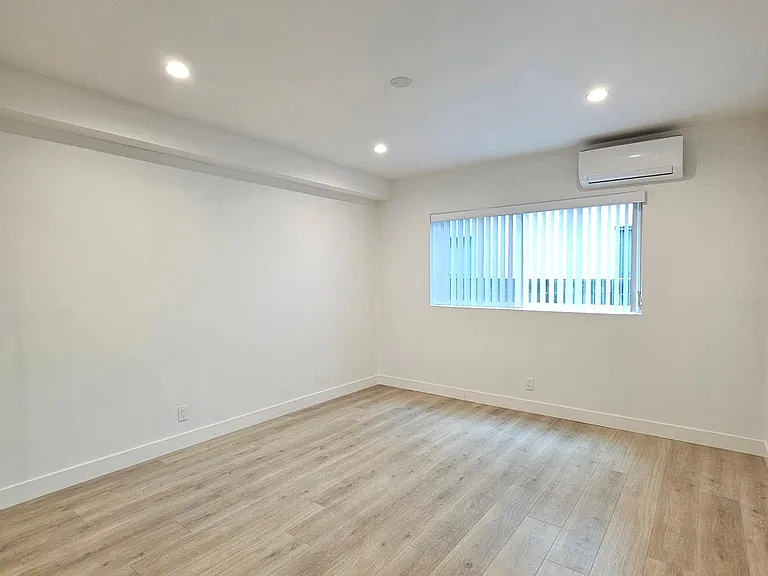 904 N Gardner St #1 — Photo 9