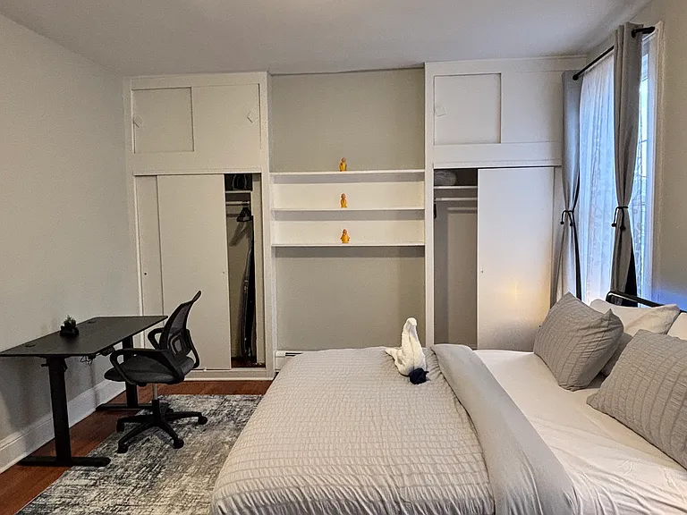 40 Manhattan Ave #2 — Photo 14