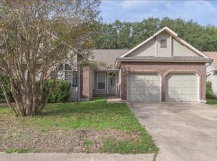 12512 Hunters Chase Dr, Austin, TX 78729