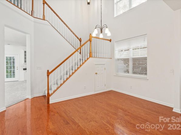 charlotte-north-carolina-65011711 picture