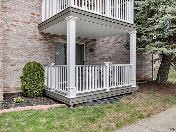 3rd image of 4585 Chestnut Ridge Rd APT 11