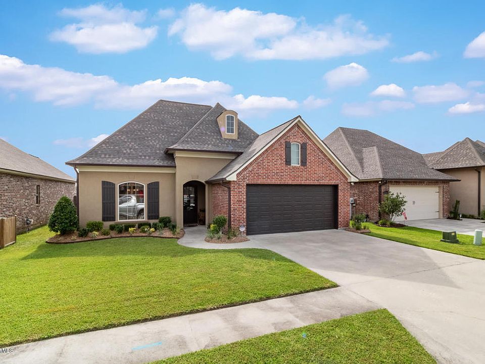 1st image of 220 Bayou Parc Dr