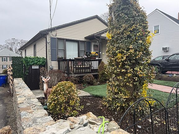 2nd image of 200 Crescent St