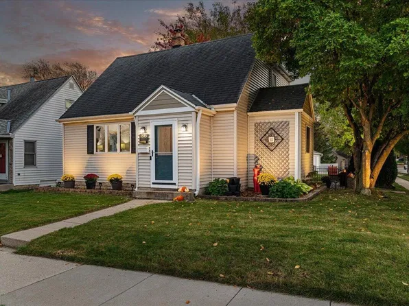 8543 W Cleveland AVENUE, West Allis, WI 53227