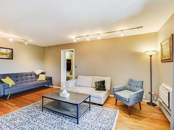 3rd image of 5130 N Albany Ave APT 304