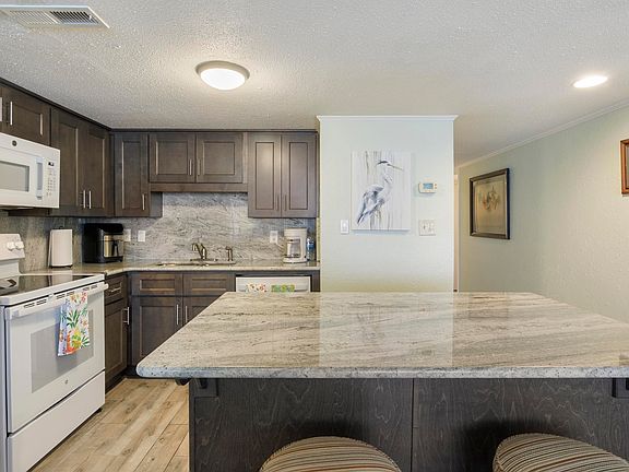 5th image of 1012 N Waccamaw Dr. #302