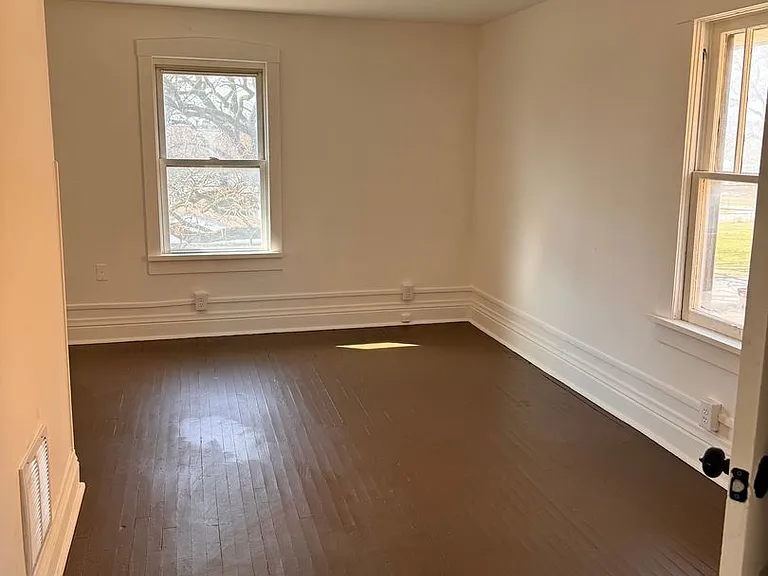 534 S Oakland Ave — Photo 7