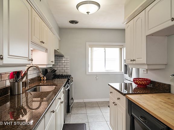 4th image of 2106 Boeger Ave