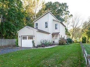 45 Primrose Dr, Warwick, RI 02818