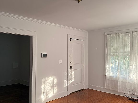 5th image of 428 N Hanover St